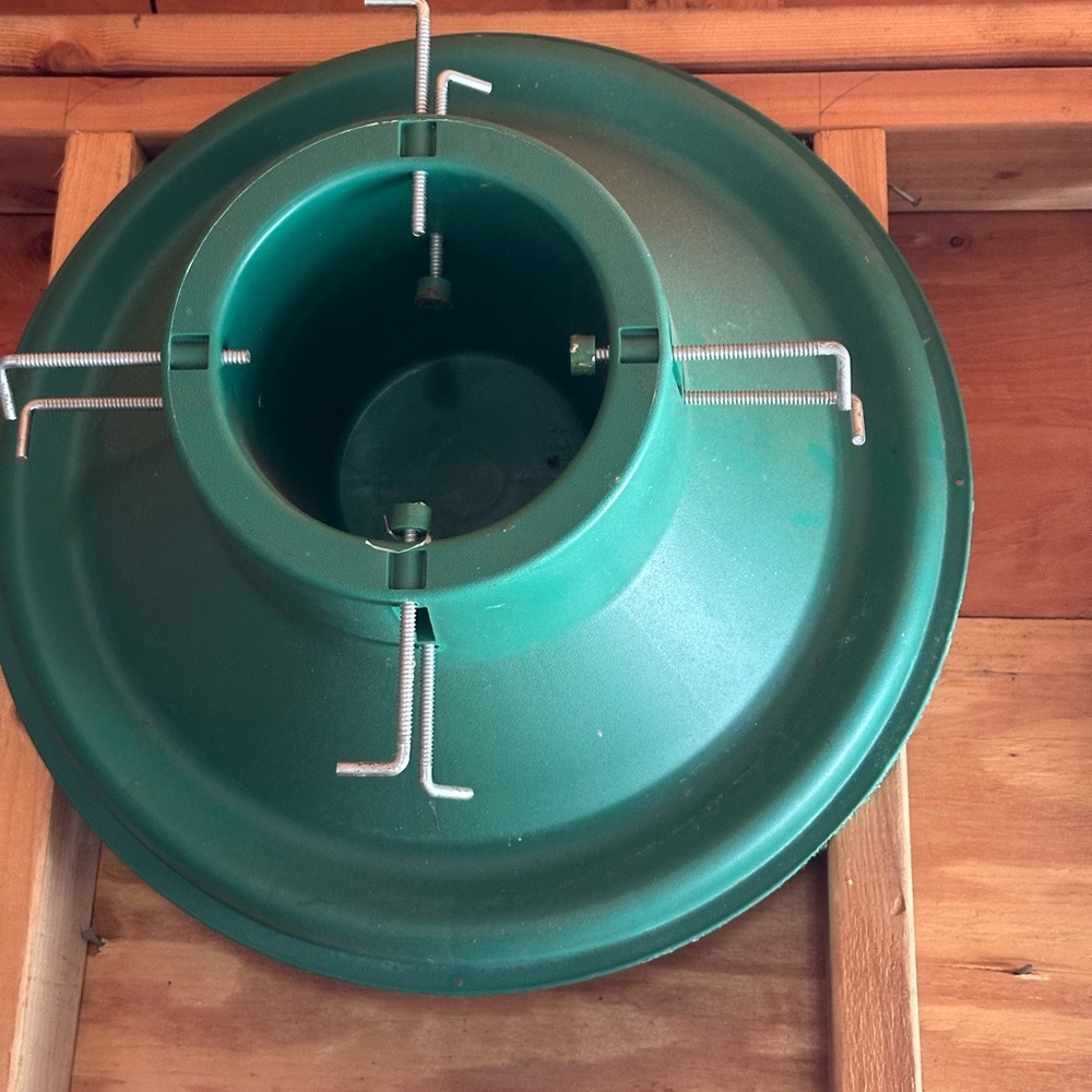 Christmas Tree Stand for Live Trees – Heavy Duty Plastic – Deep Water Reservoir